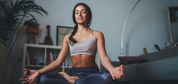 ¿Cómo hacer yoga en casa de forma sencilla?