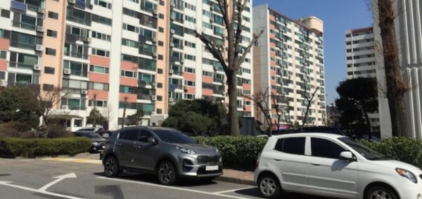 ¿Vale la pena comprar un departamento con estacionamiento? Pros y contras