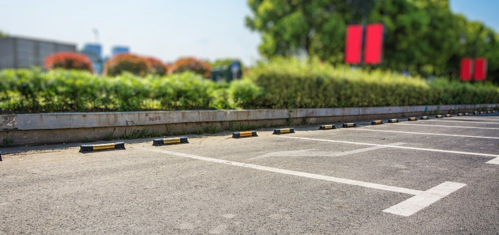 contras comprar departamento estacionamiento